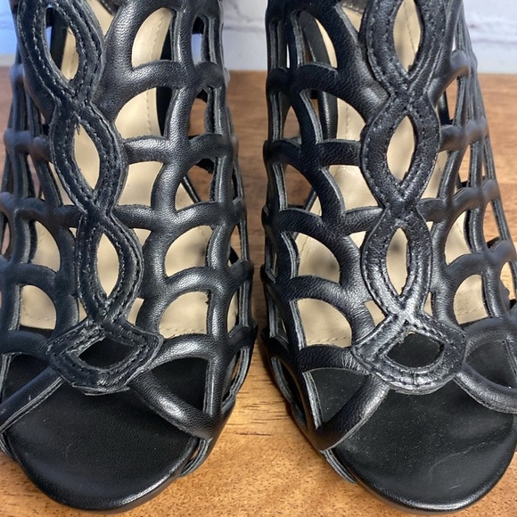 Vince Camuto Leather Fontanela Sexy Sleek Bootie Black Size 6.5 - Picture 7 of 16